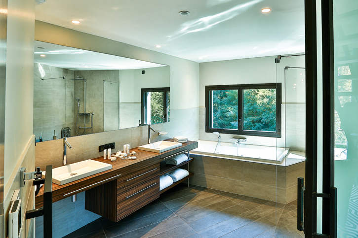 baignoire balnéo suite Pavillon Hôtel Baud Bonne 74